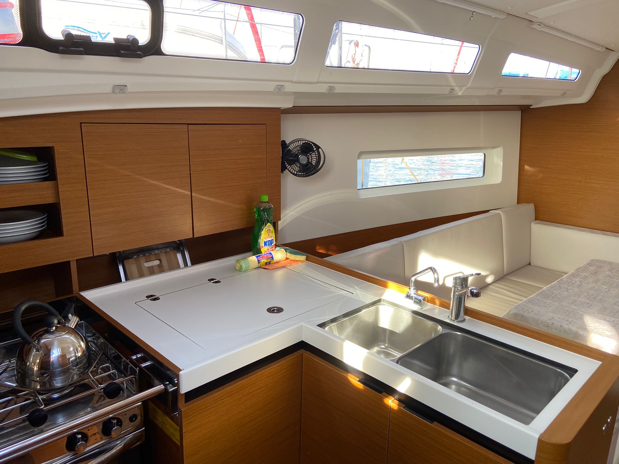 Sun Odyssey 380 - 3 cab. — photo 8