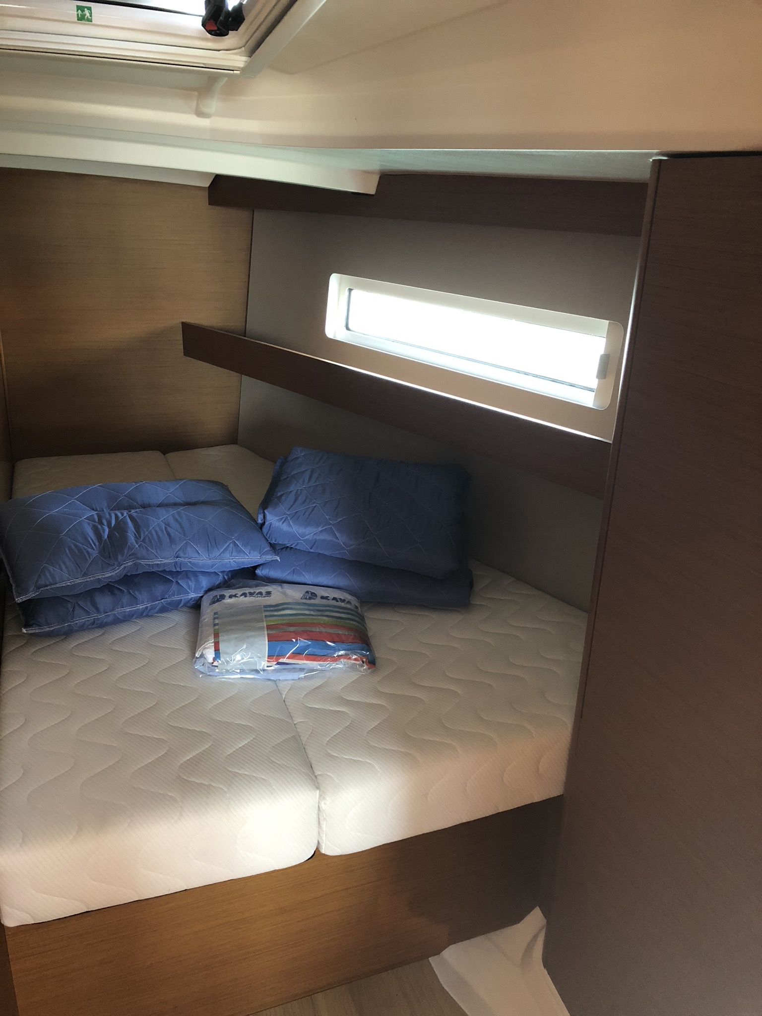 Sun Odyssey 440 - 4 cab. — photo 4
