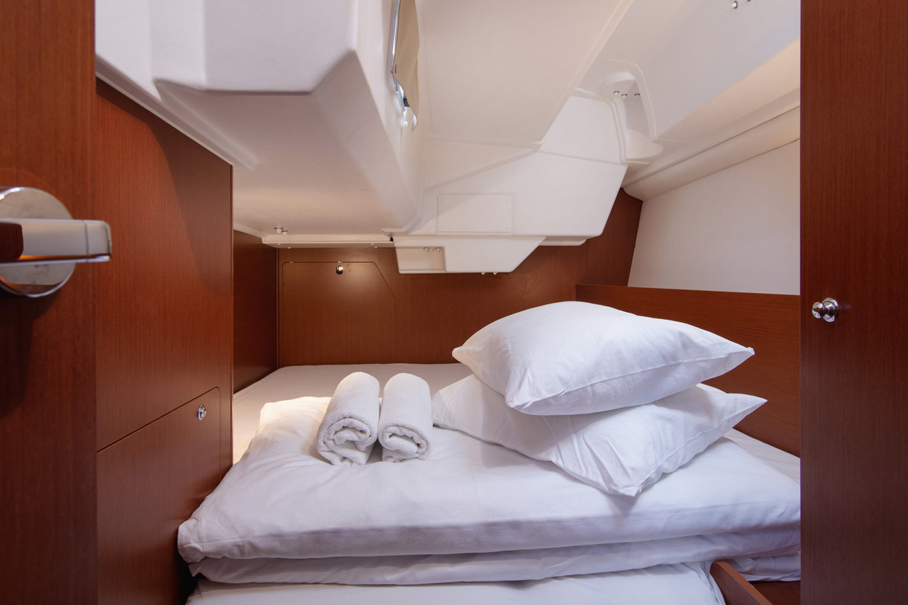 Oceanis 38.1 — photo 11