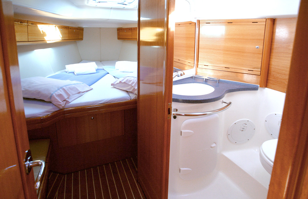 Bavaria 38 Cruiser — photo 11