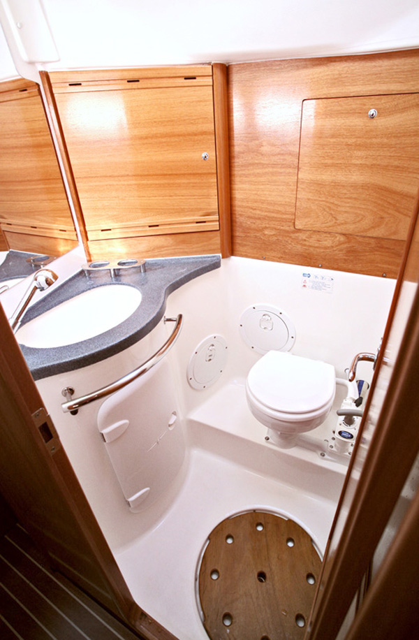 Bavaria 38 Cruiser — photo 12