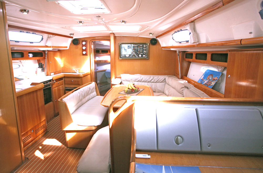 Bavaria 42 Cruiser — photo 13