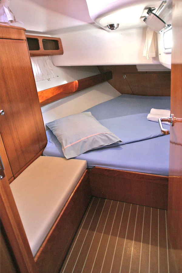 Bavaria 42 Cruiser — photo 16