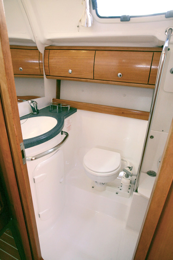 Bavaria 42 Cruiser — photo 19