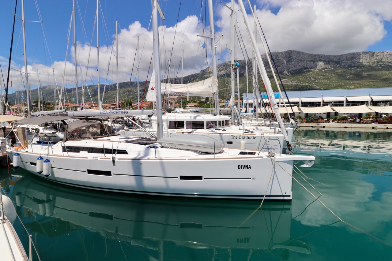 Dufour 460 GL — photo 11