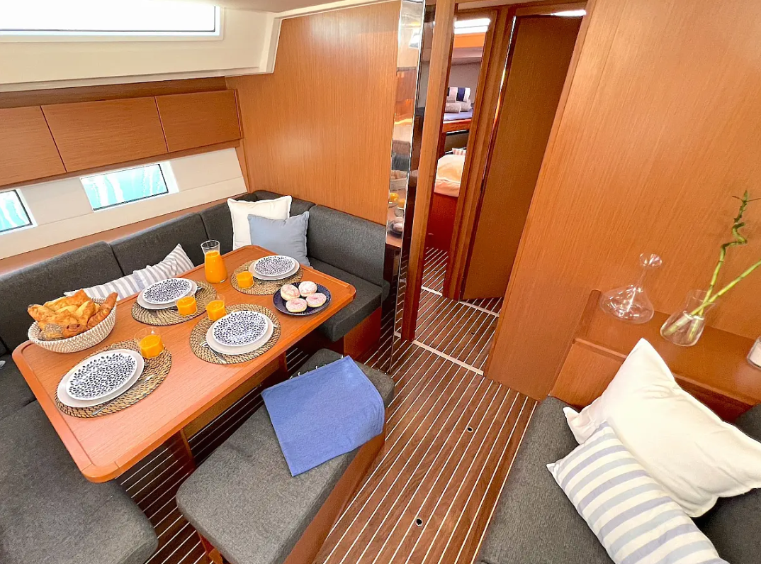 Bavaria C45 - 5 cab. — photo 8