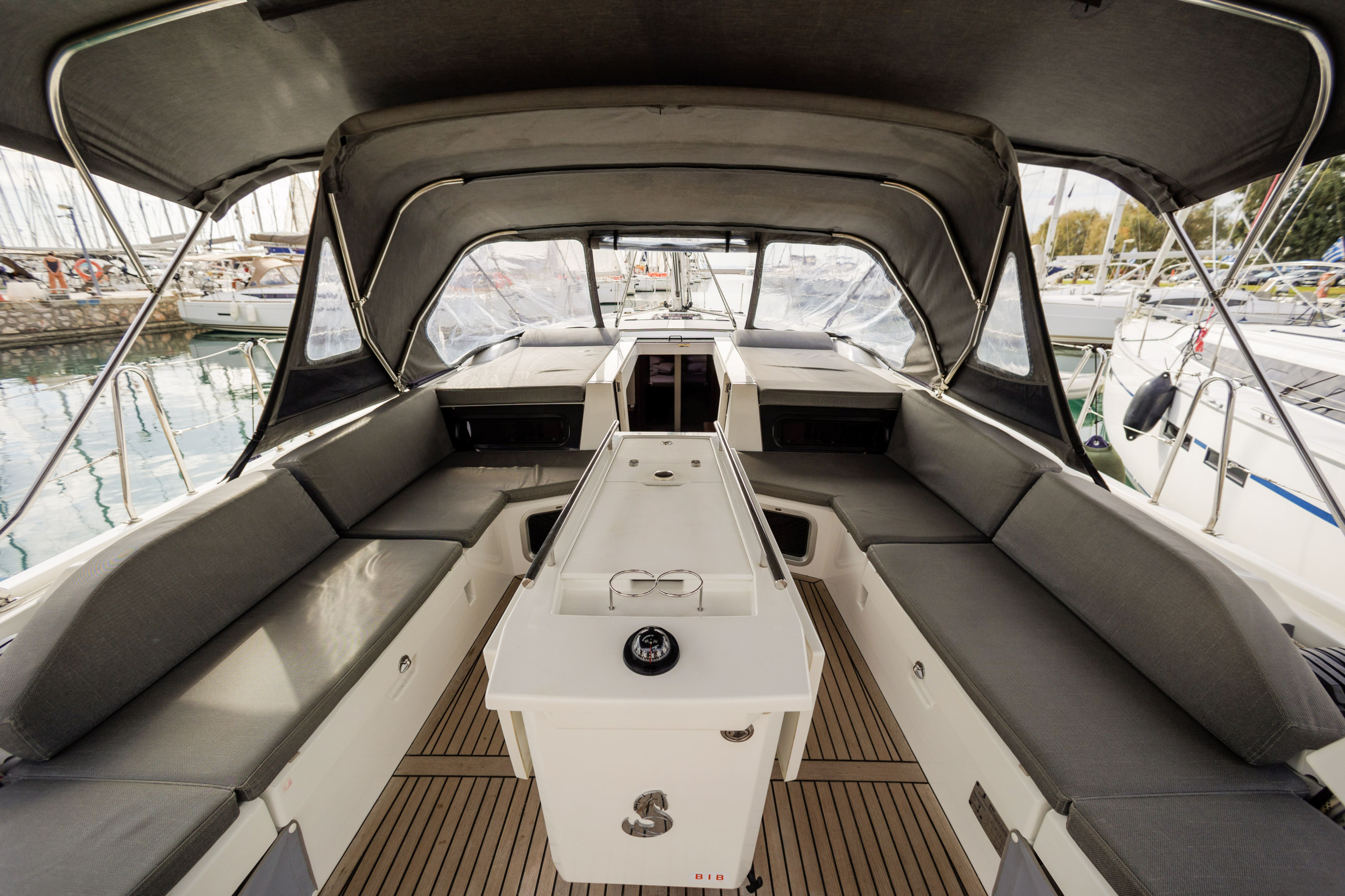 Oceanis 51.1 - 5 + 1 cab. — photo 4
