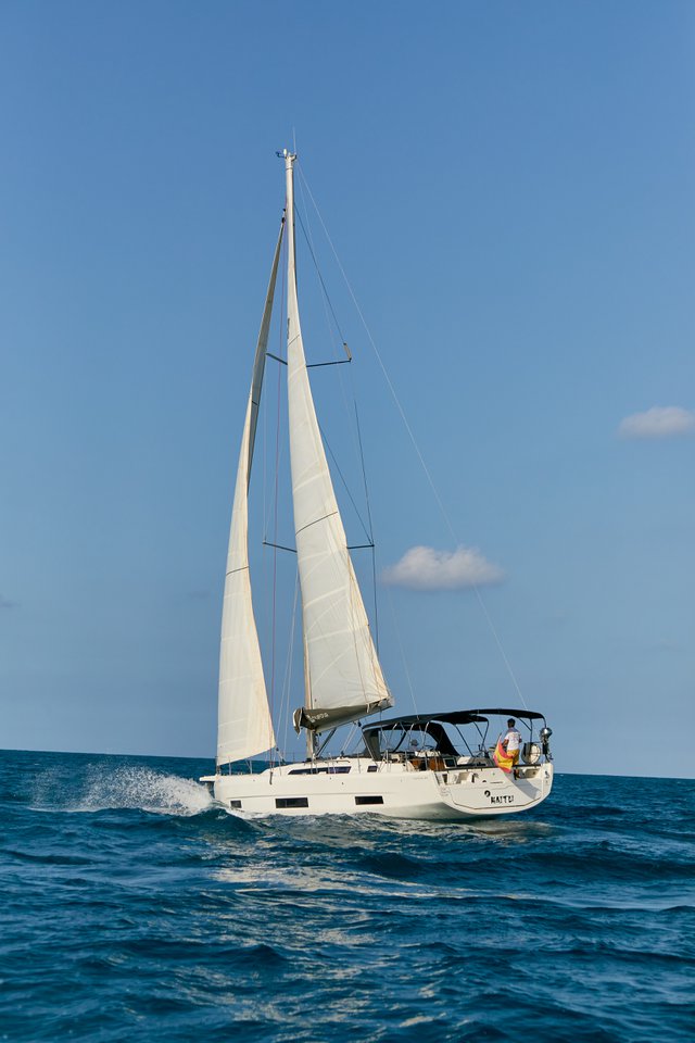 Dufour 470 - 5 + 1 cab. — photo 8