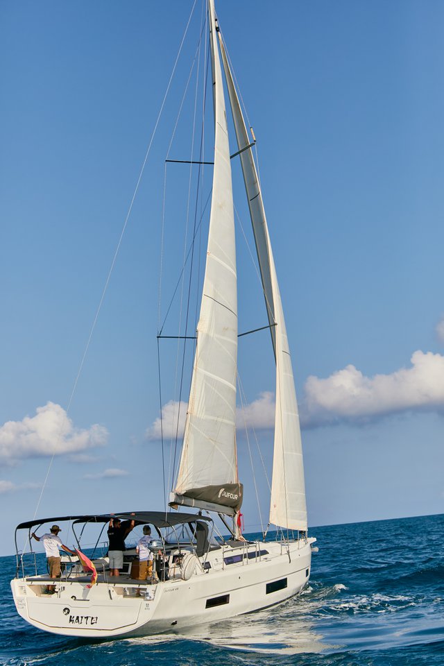 Dufour 470 - 5 + 1 cab. — photo 9