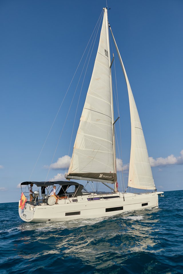 Dufour 470 - 5 + 1 cab. — photo 12