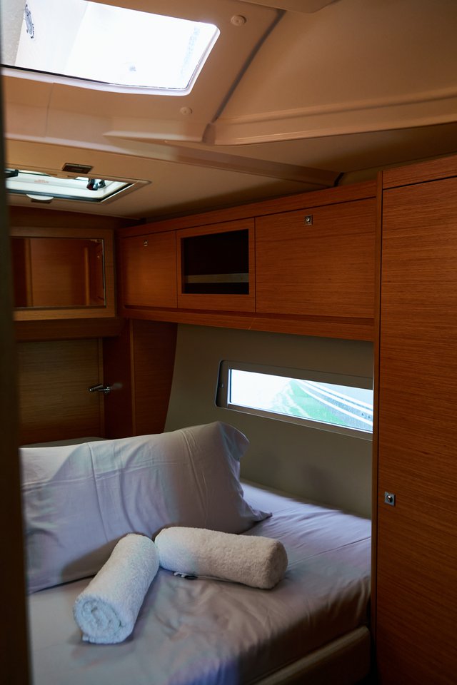 Dufour 470 - 5 + 1 cab. — photo 24