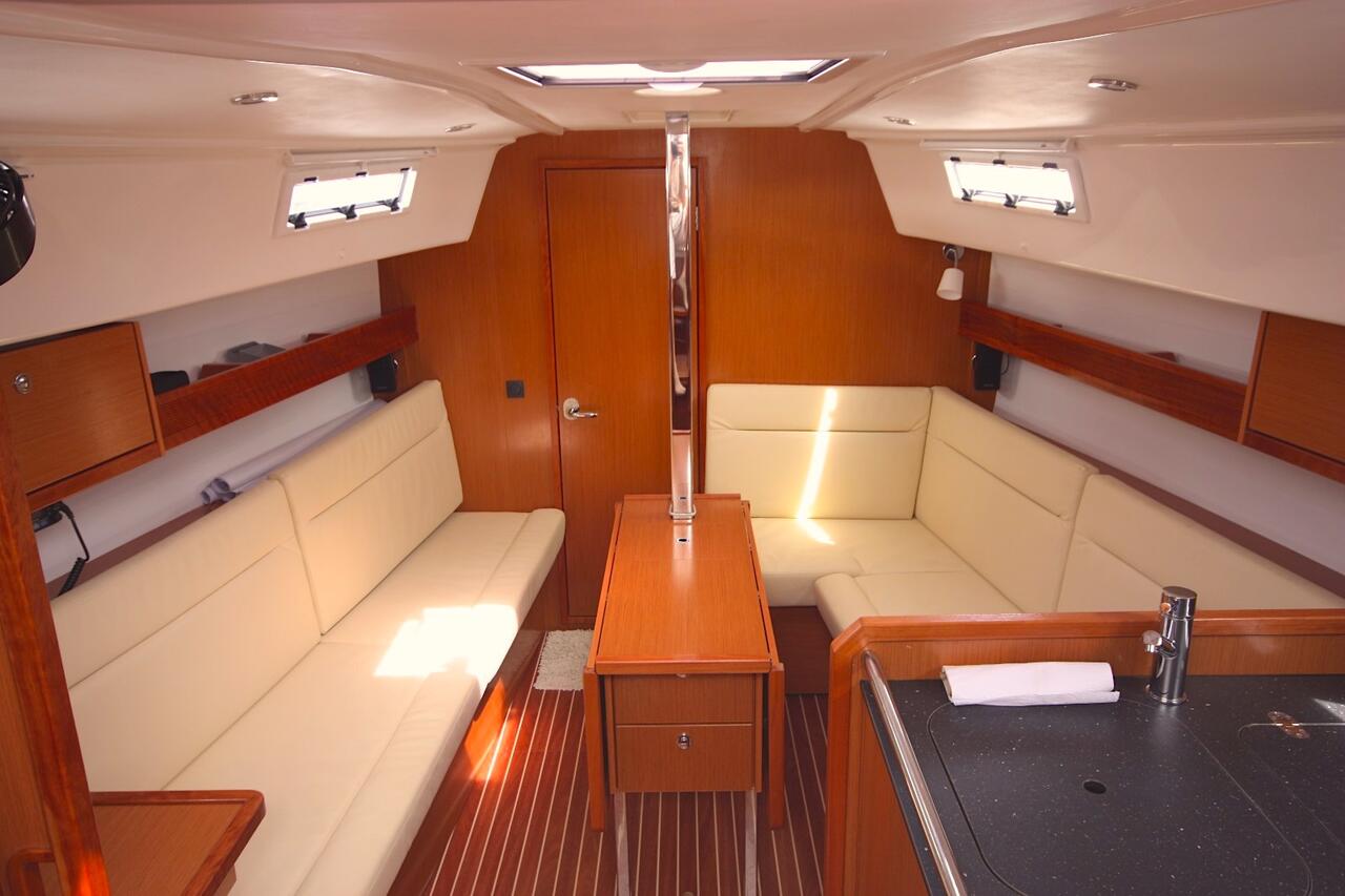 Bavaria Cruiser 32 — photo 9