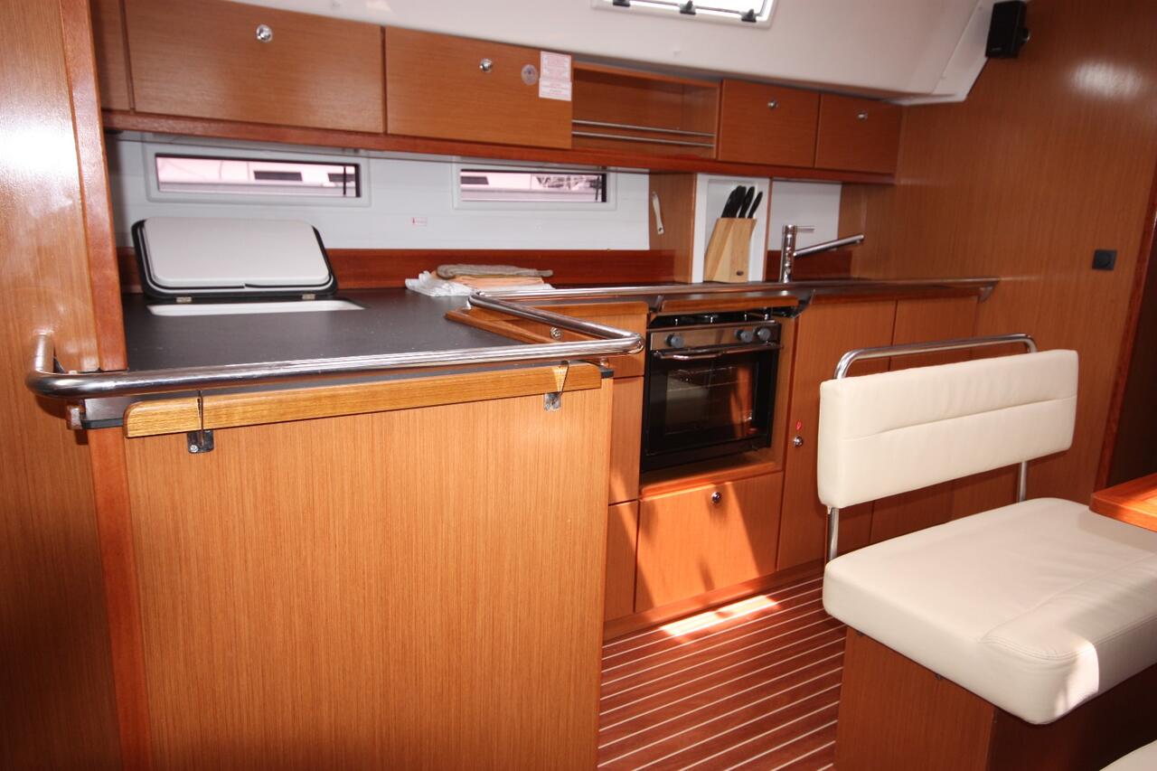 Bavaria Cruiser 32 — photo 15