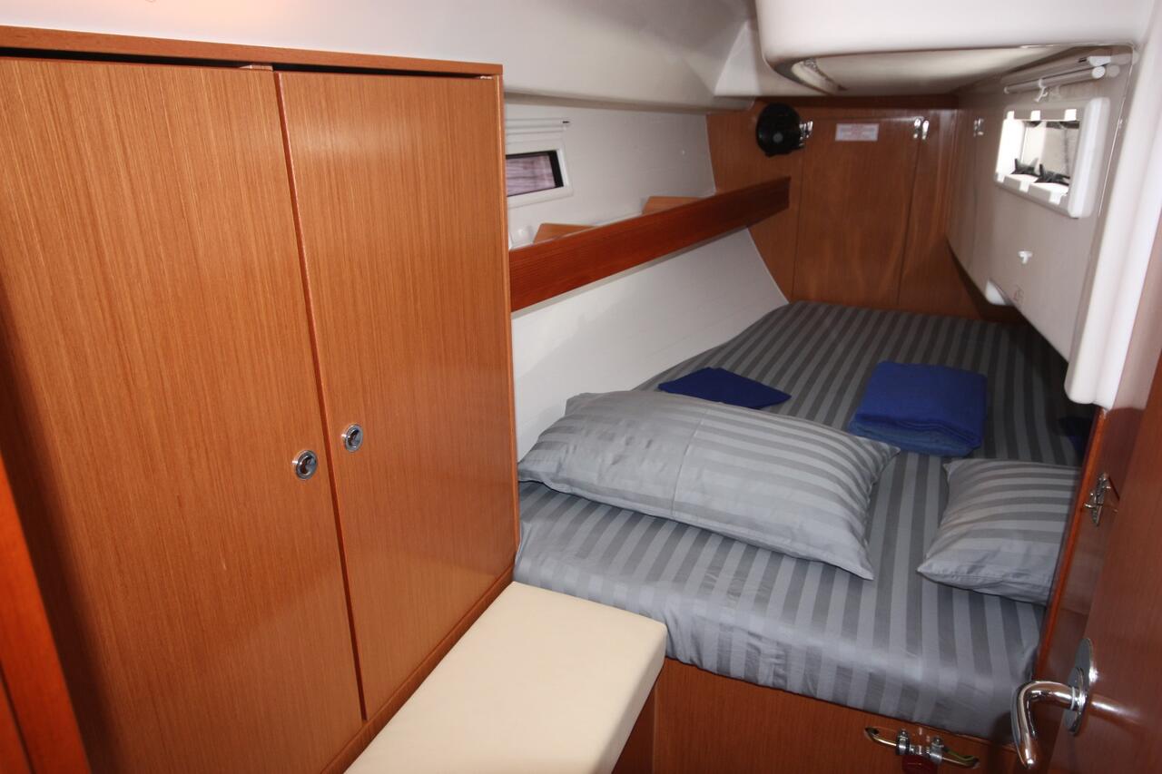 Bavaria Cruiser 32 — photo 18