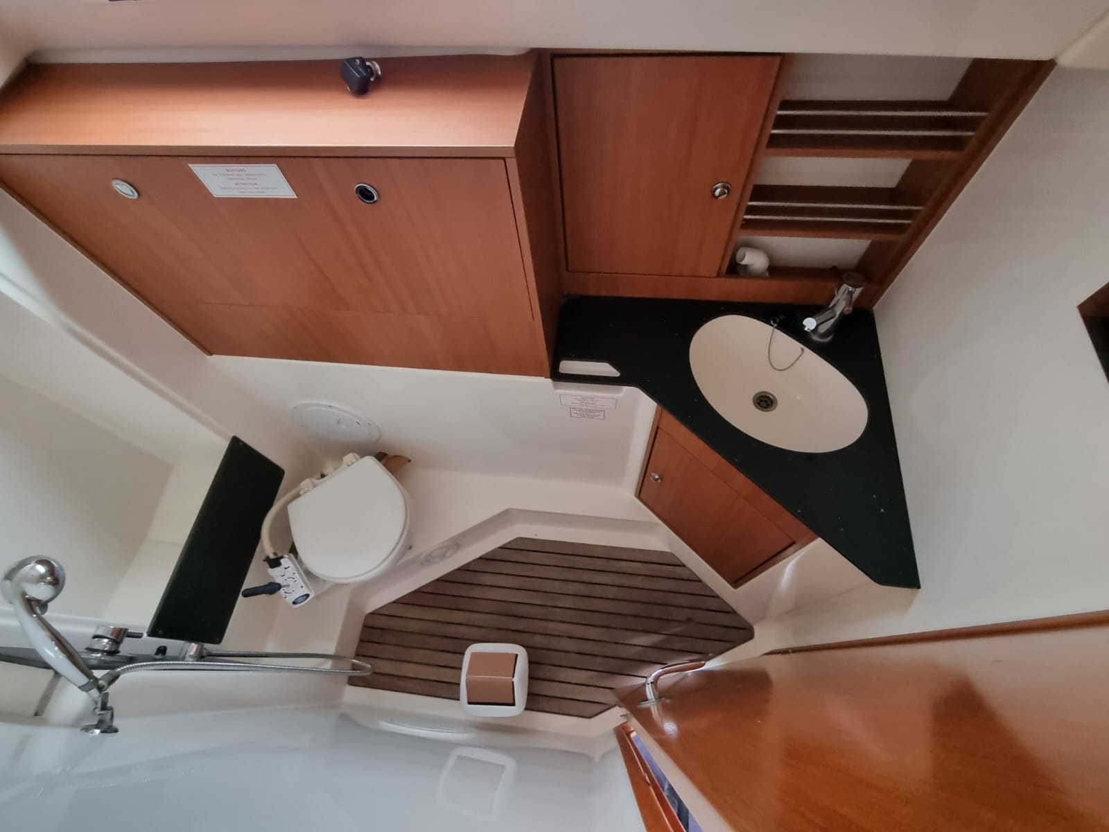Bavaria Cruiser 32 — photo 20