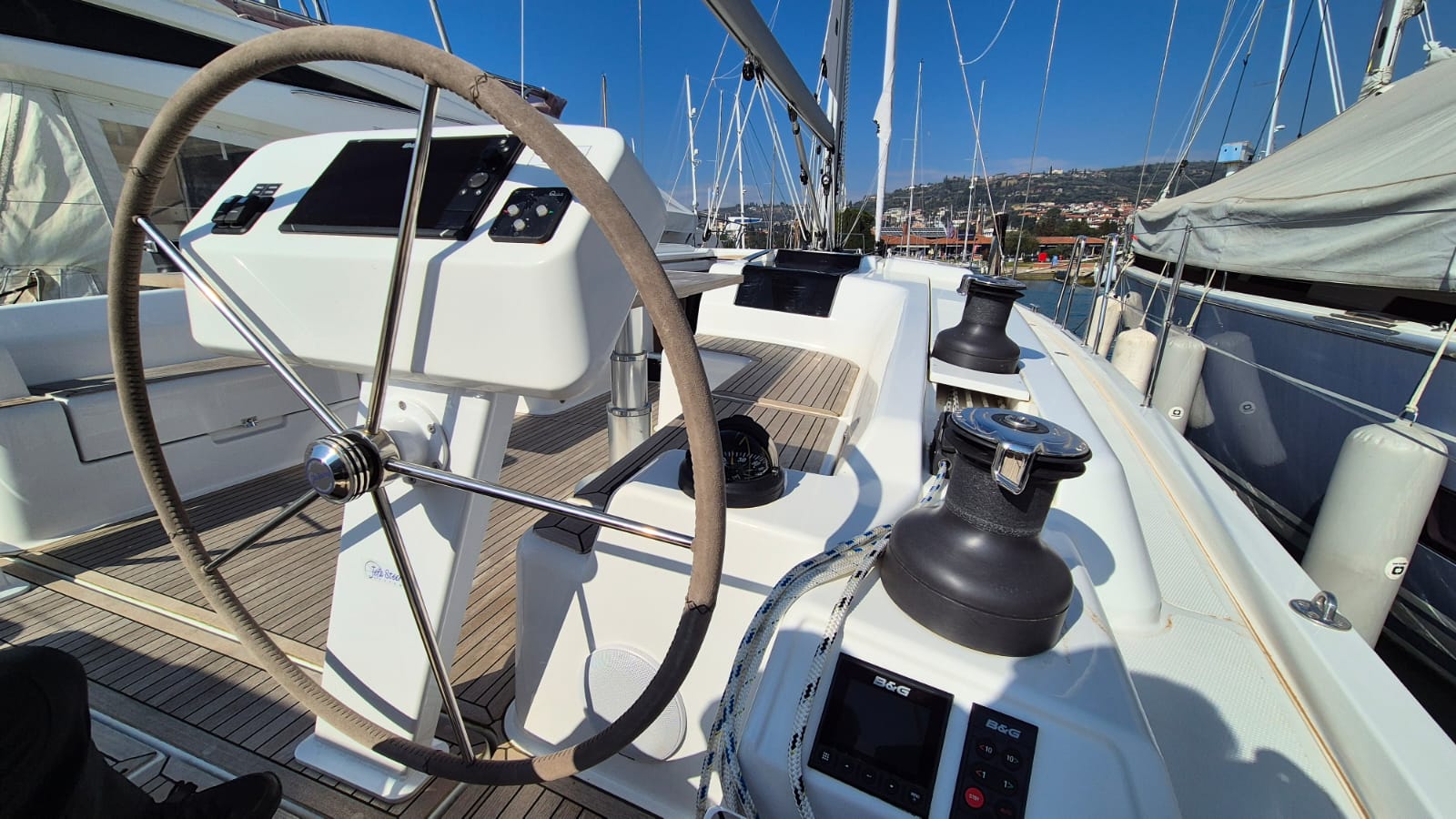 Hanse 508 - 3 + 1 cab. — photo 8