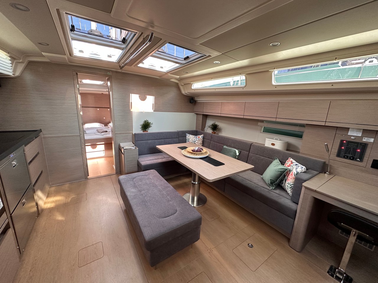 Hanse 508 - 3 + 1 cab. — photo 4