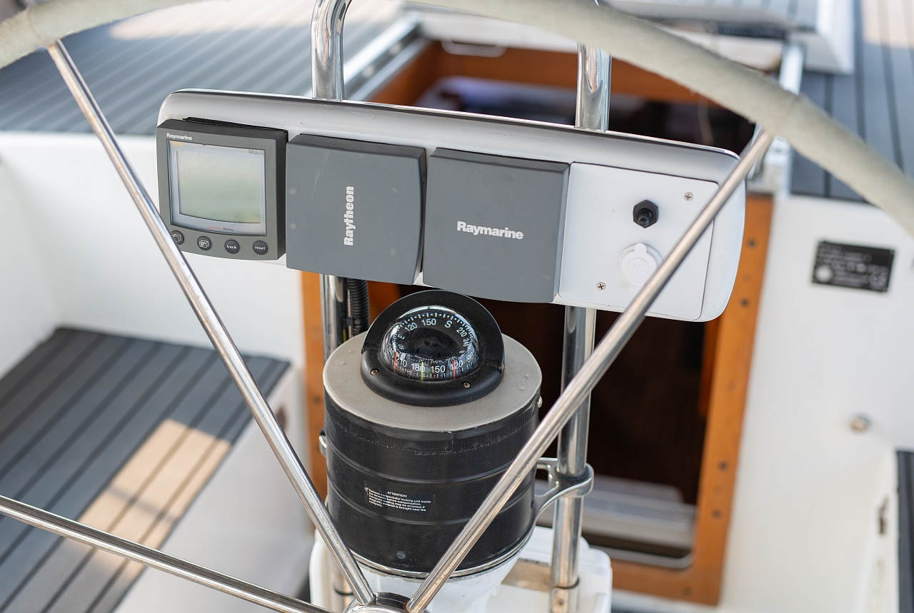 Dolphin 50 — photo 24