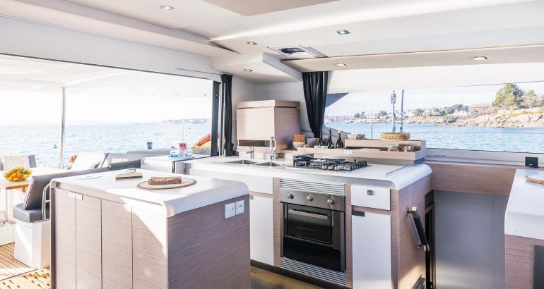 Fountaine Pajot Aura 51 SMART ELECTRIC - 6 + 2 cab. — photo 10