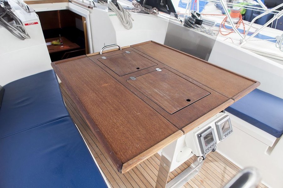 Bavaria Cruiser 40 — photo 8