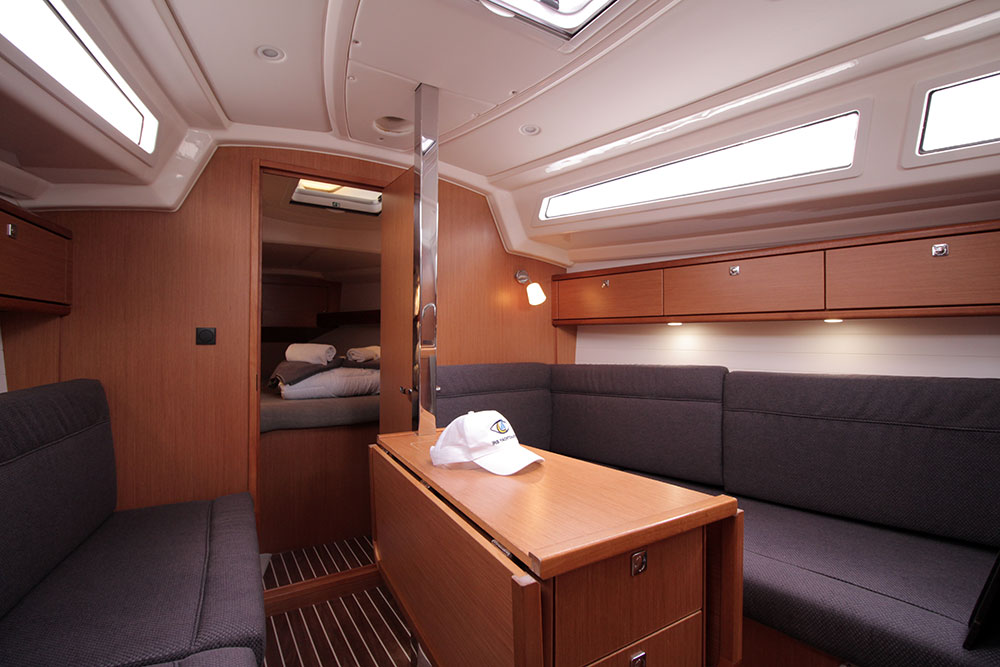 Bavaria Cruiser 33 — photo 7