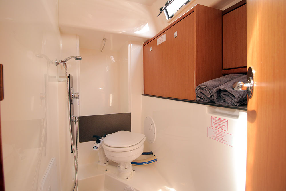 Bavaria Cruiser 33 — photo 13