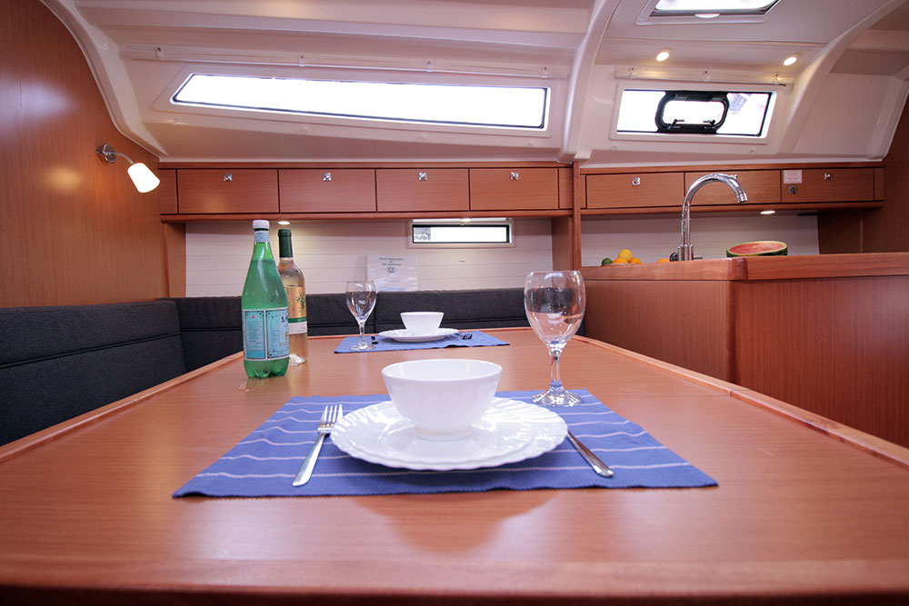 Bavaria Cruiser 37 - 3 cab. — photo 4