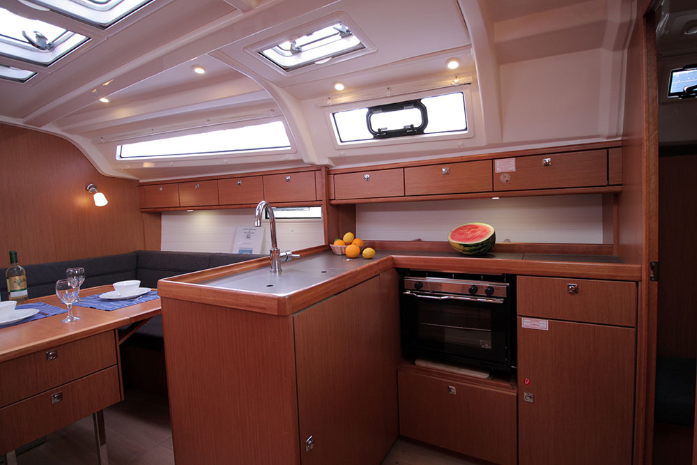 Bavaria Cruiser 37 - 3 cab. — photo 6
