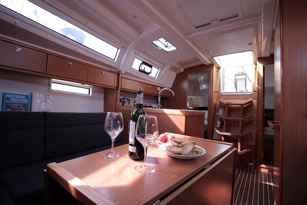 Bavaria Cruiser 37 - 3 cab. — photo 6