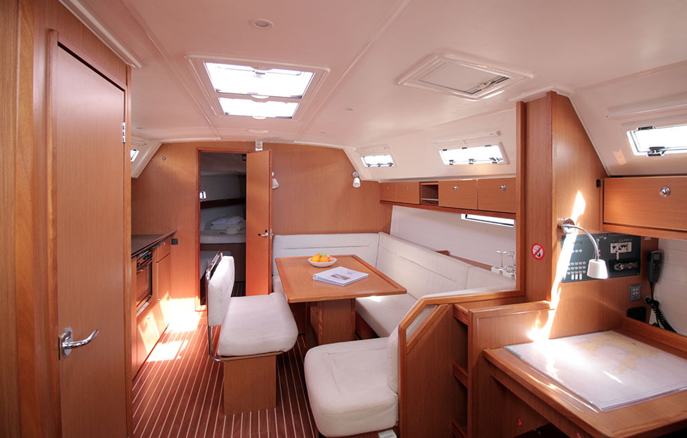 Bavaria Cruiser 40 — photo 6