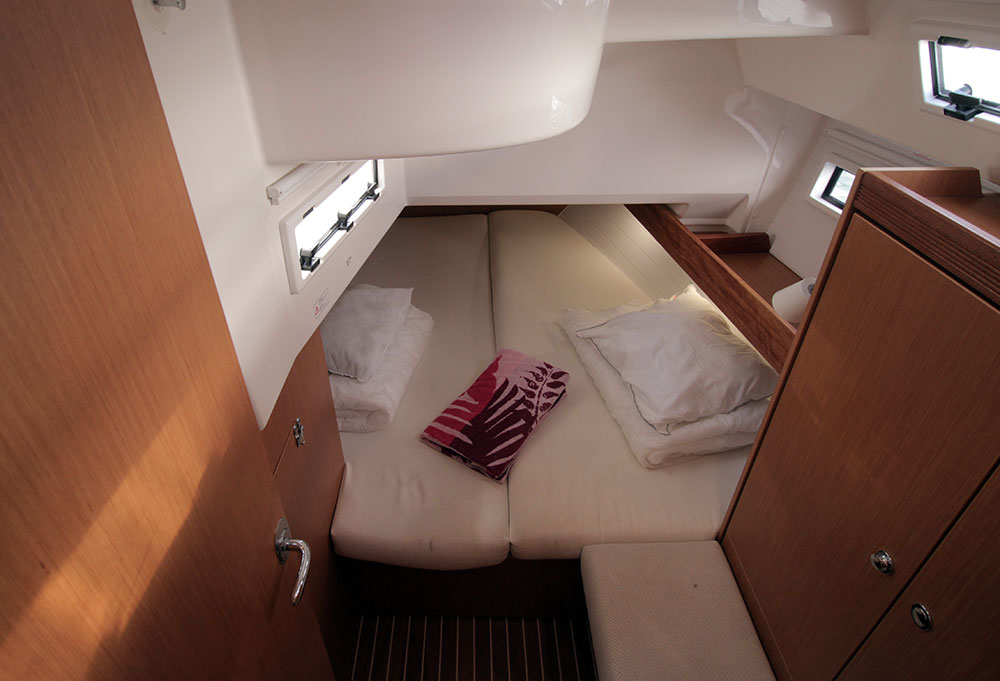 Bavaria Cruiser 40 — photo 9