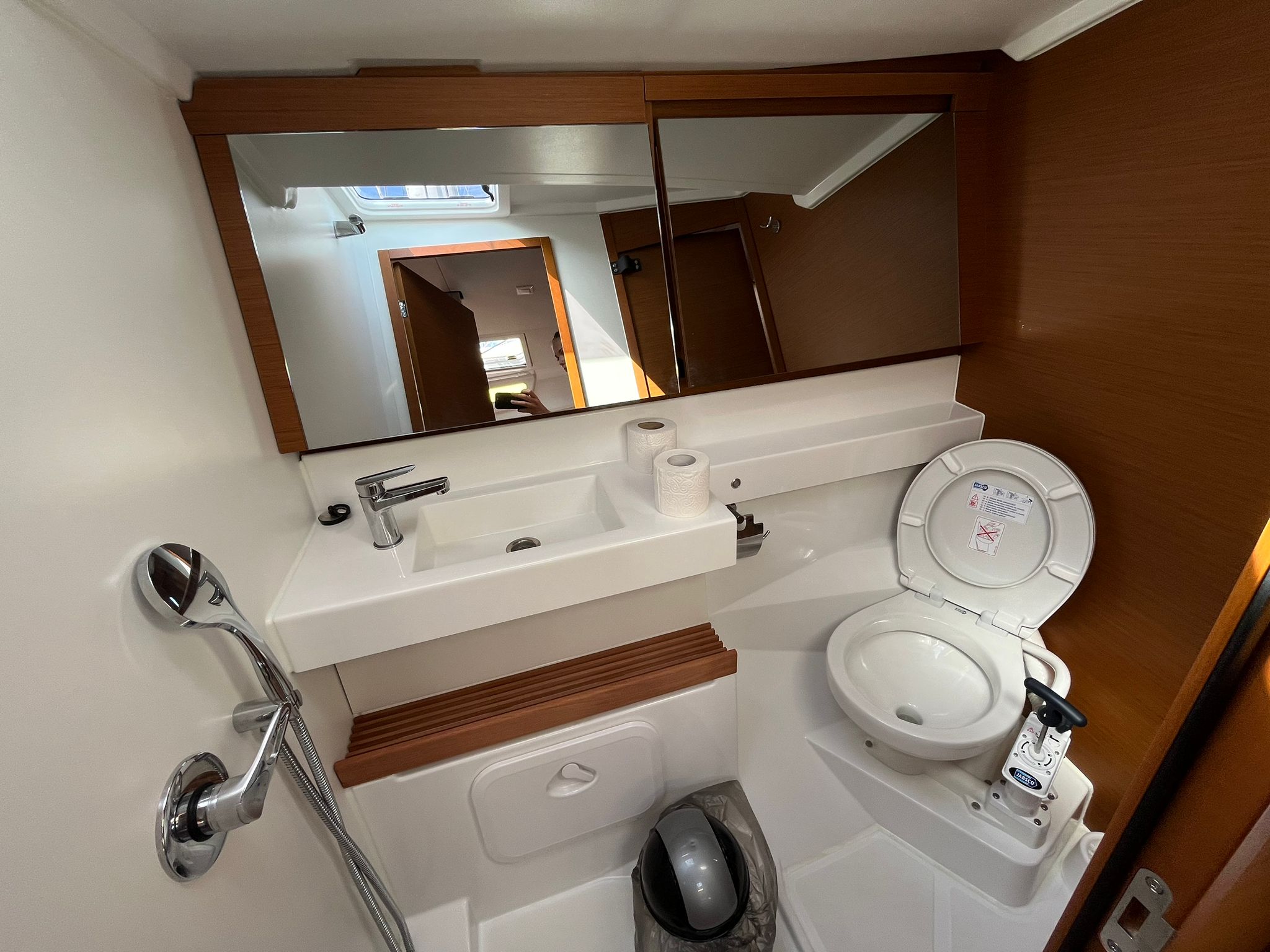 Sun Odyssey 440 - 4 cab. — photo 9