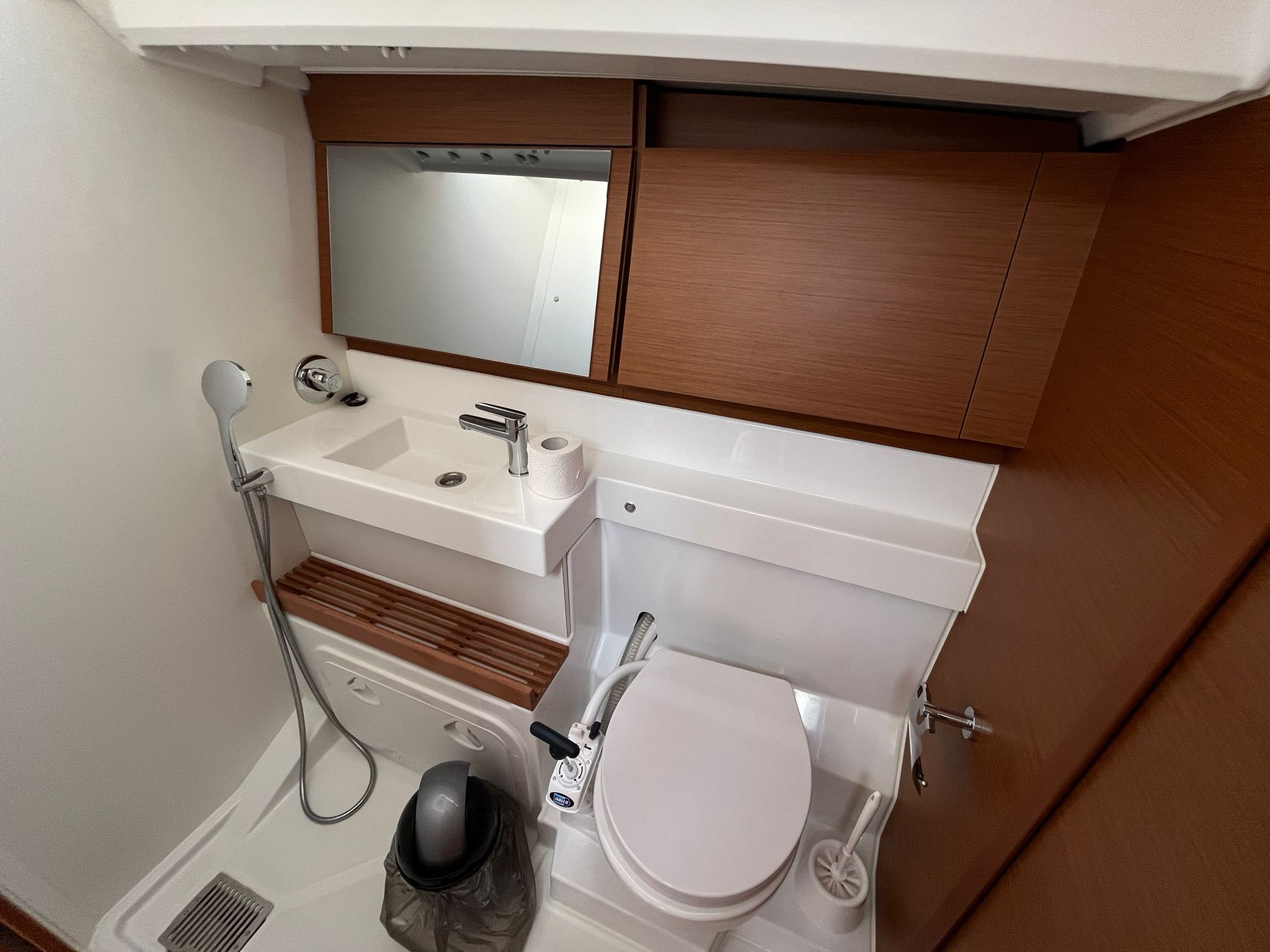 Sun Odyssey 440 - 4 cab. — photo 10