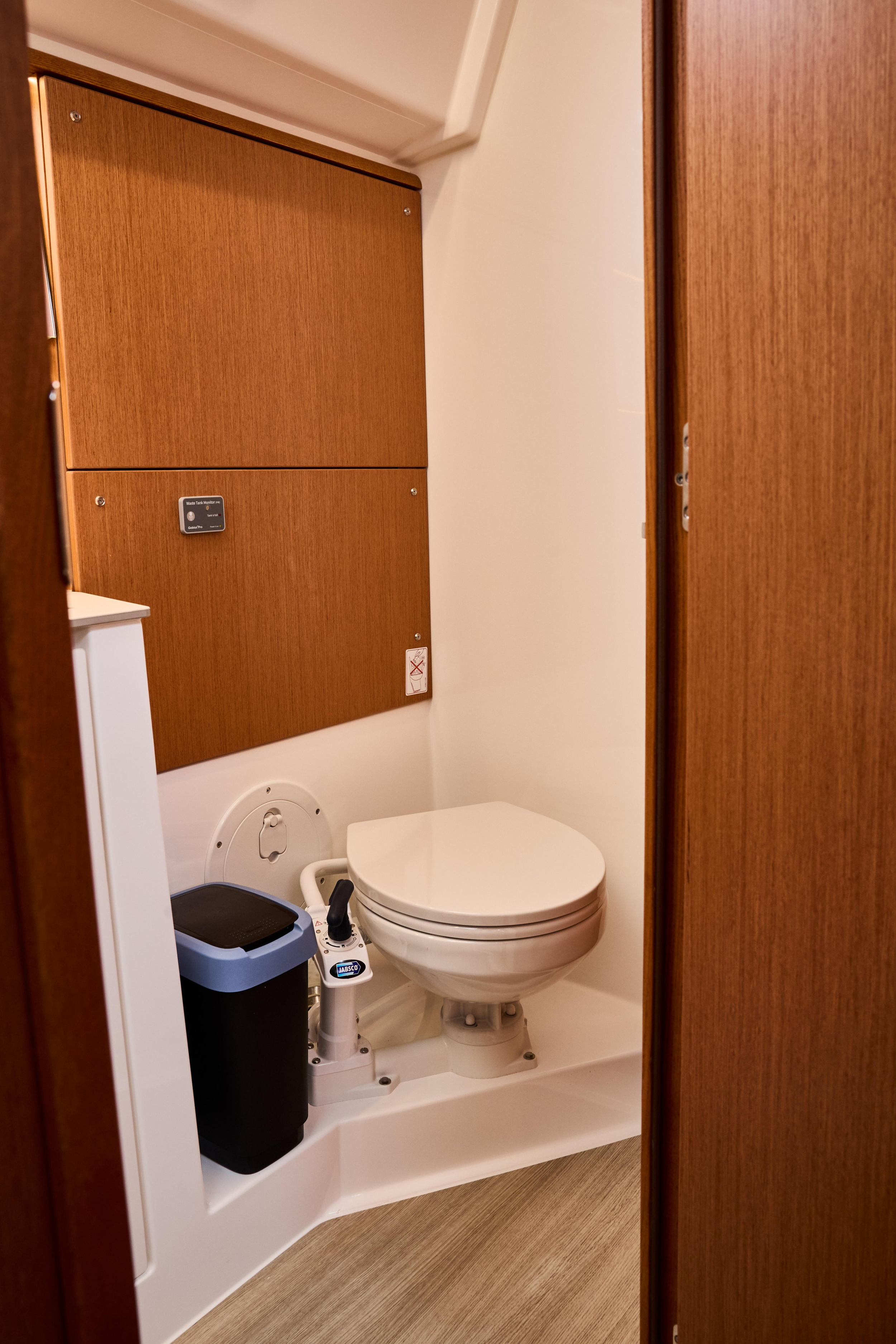 Bavaria C46 - 4 cab. — photo 17