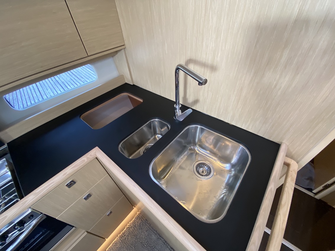 Bavaria C46 - 5 cab. — photo 25