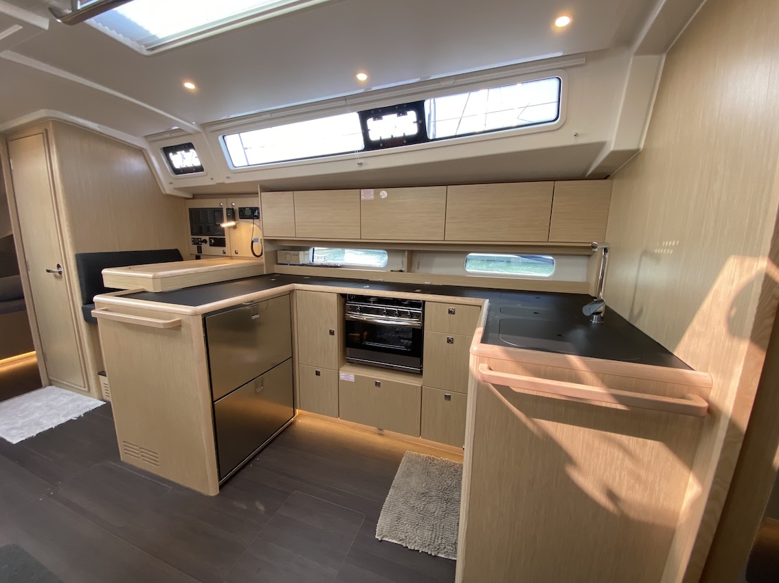 Bavaria C46 - 5 cab. — photo 34