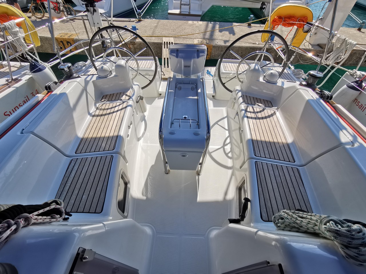 Sun Odyssey 419 - 3 cab. — photo 3