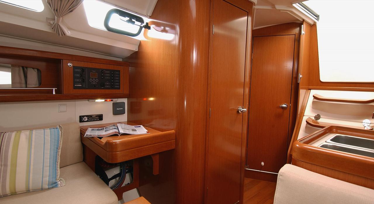 Oceanis 34 — photo 10