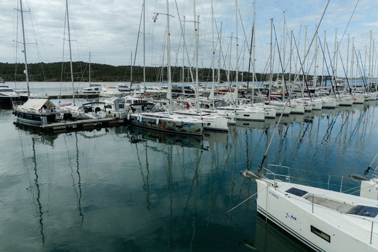 Bavaria C46 - 4 cab. — photo 16