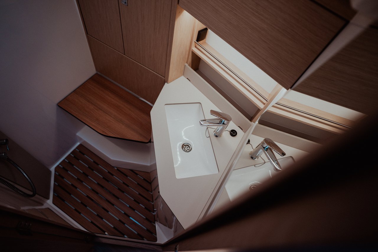 Bavaria C46 - 4 cab. — photo 33