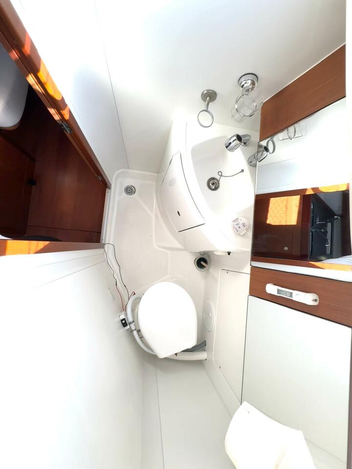 Oceanis 34 — photo 17