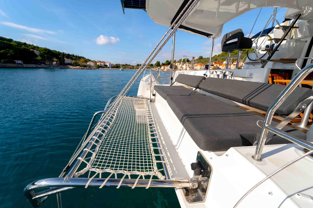 Lagoon 43 - 4 + 2 cab. — photo 12