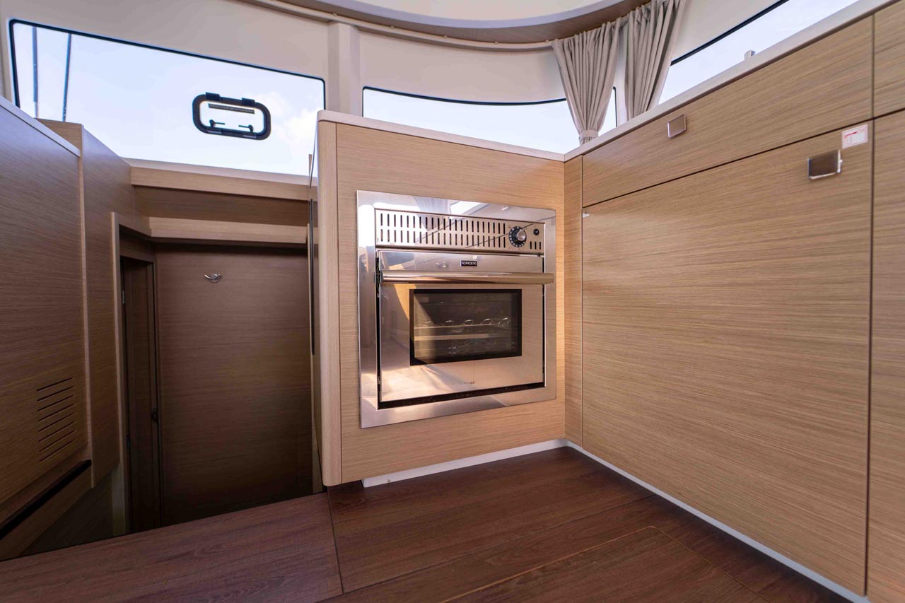 Lagoon 43 - 4 + 2 cab. — photo 17