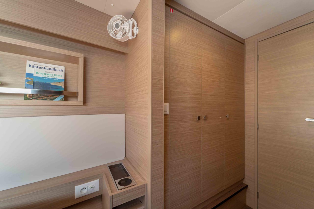 Lagoon 43 - 4 + 2 cab. — photo 21