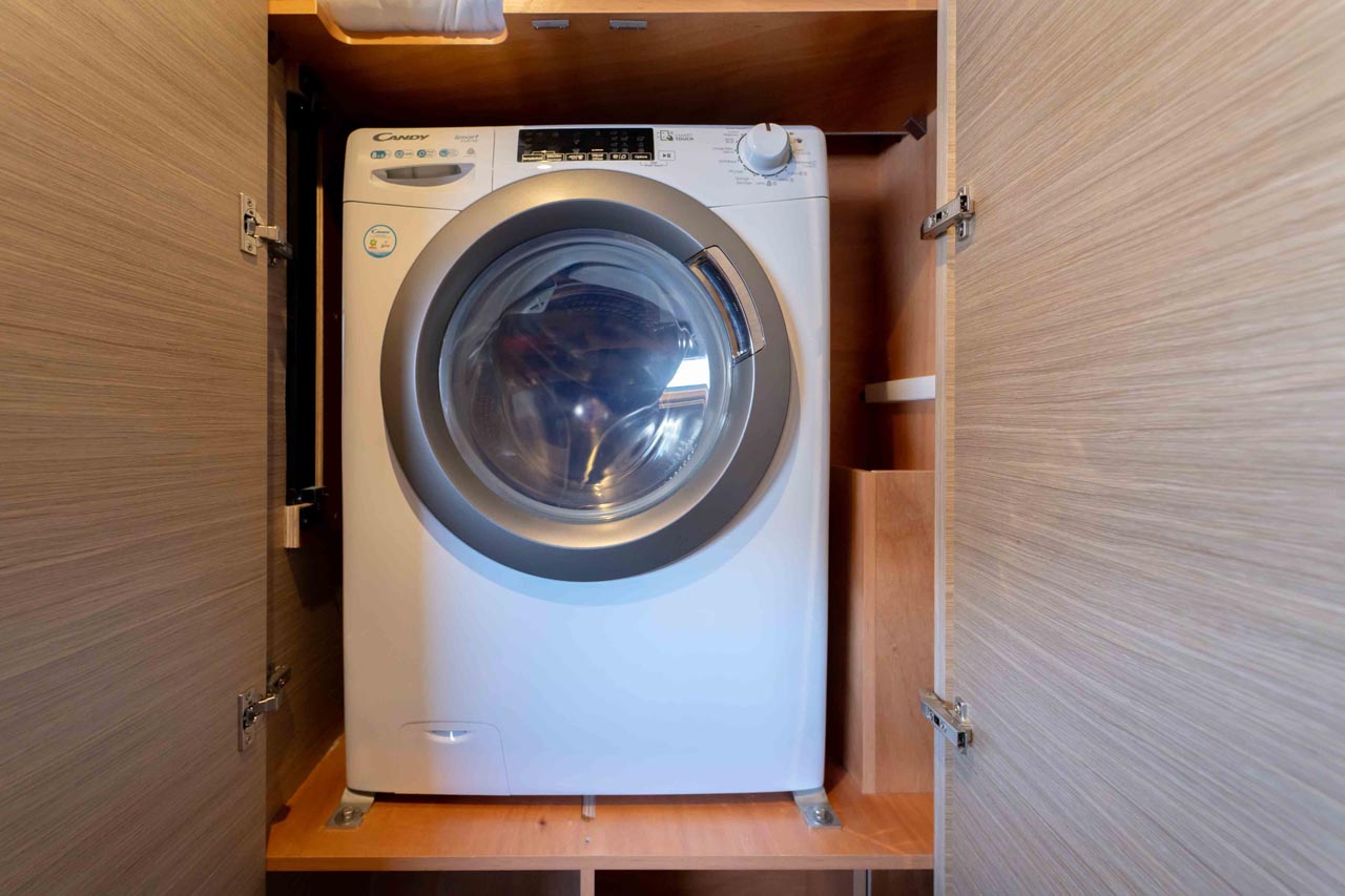Lagoon 43 - 4 + 2 cab. — photo 23