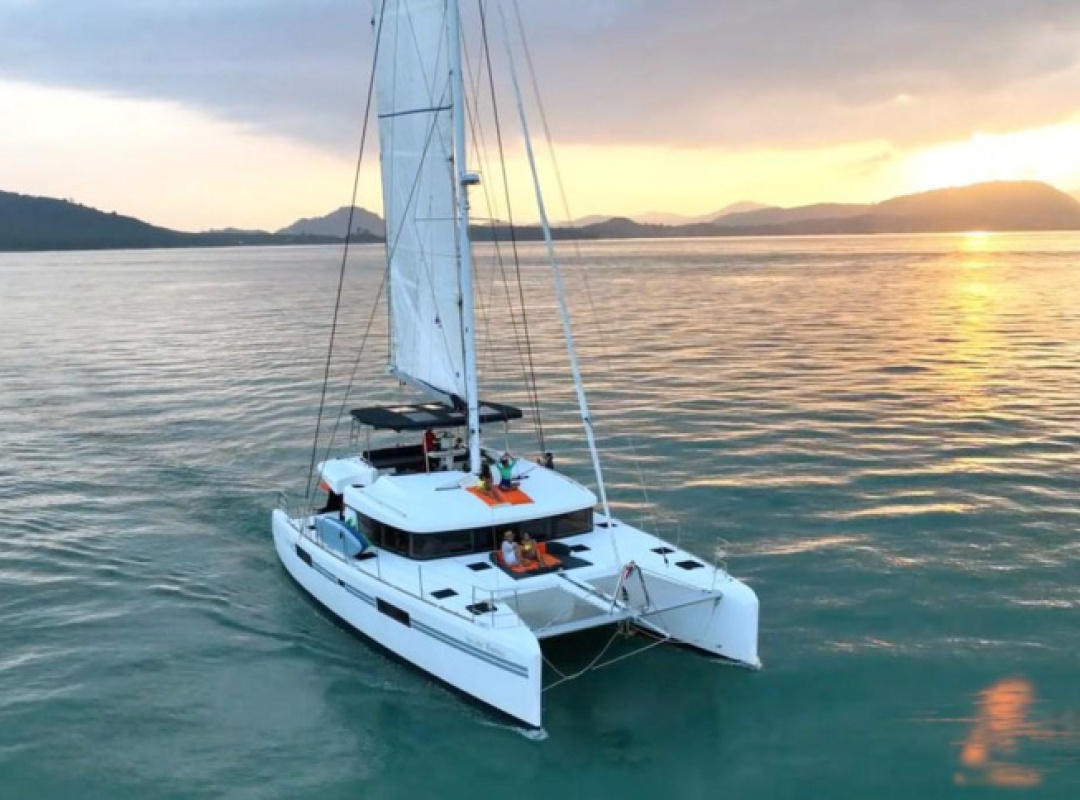 Photo #1 - Lagoon 52 F - 4 + 2 cab. (Sealion) en Yacht Haven Marina - 41276