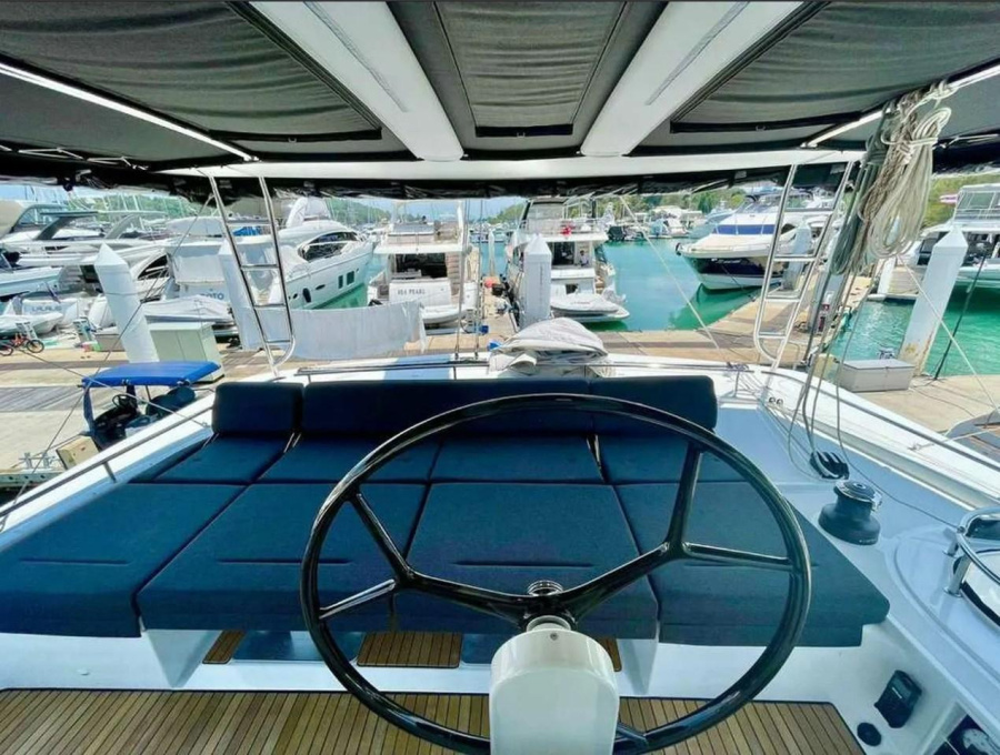 Lagoon 52 F - 4 + 2 cab. — photo 8