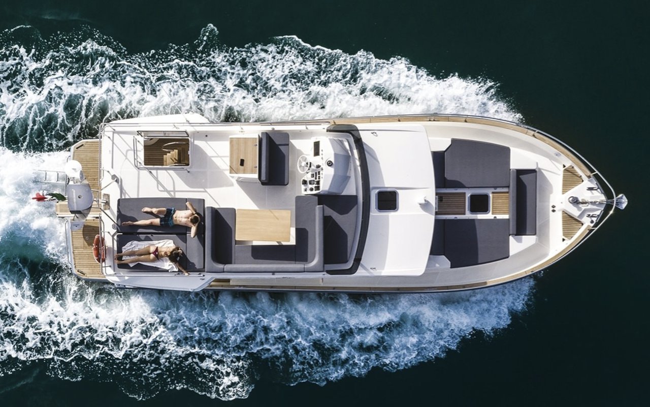 Cranchi T43 Eco Trawler — photo 5