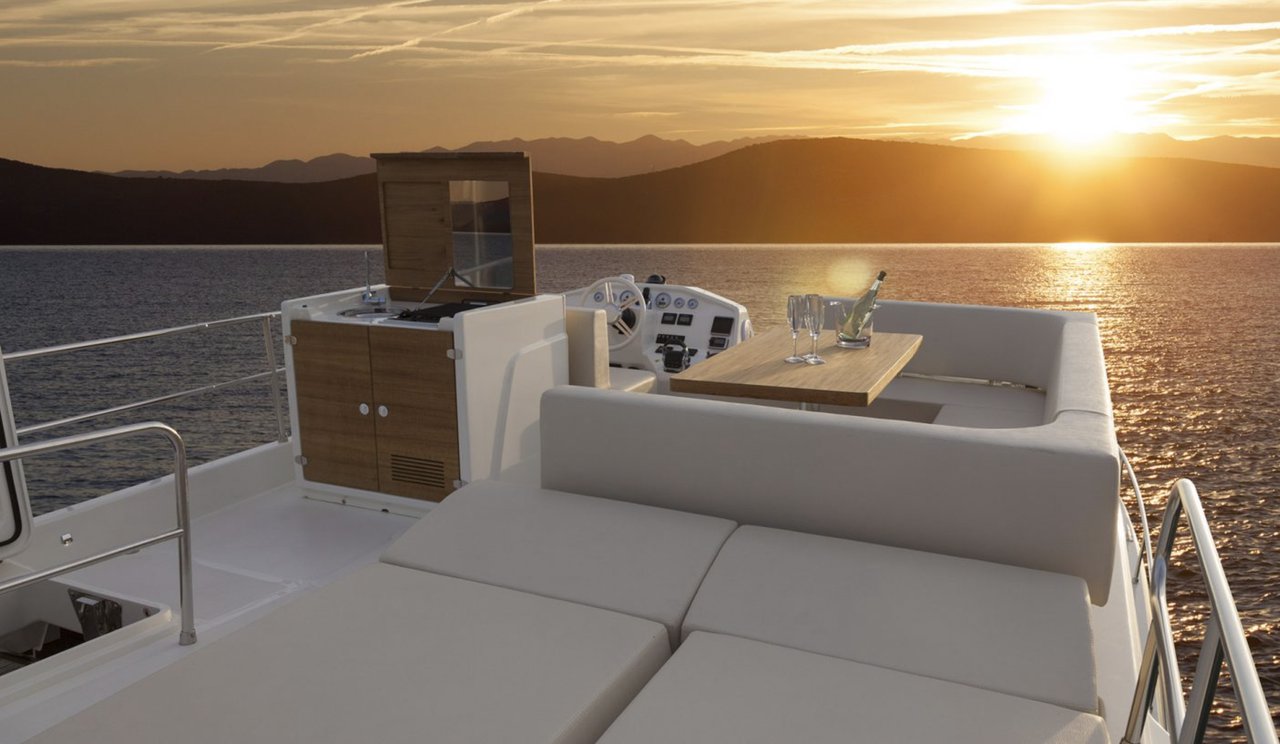 Cranchi T43 Eco Trawler — photo 8