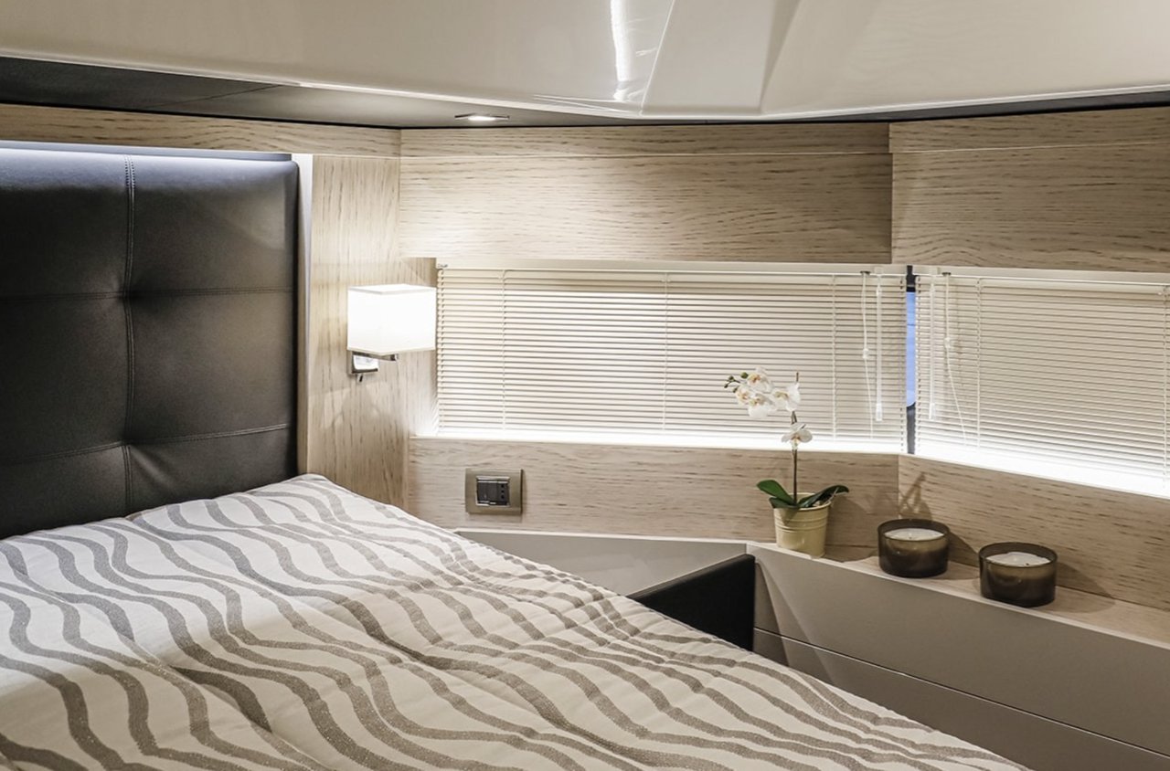 Cranchi T43 Eco Trawler — photo 11